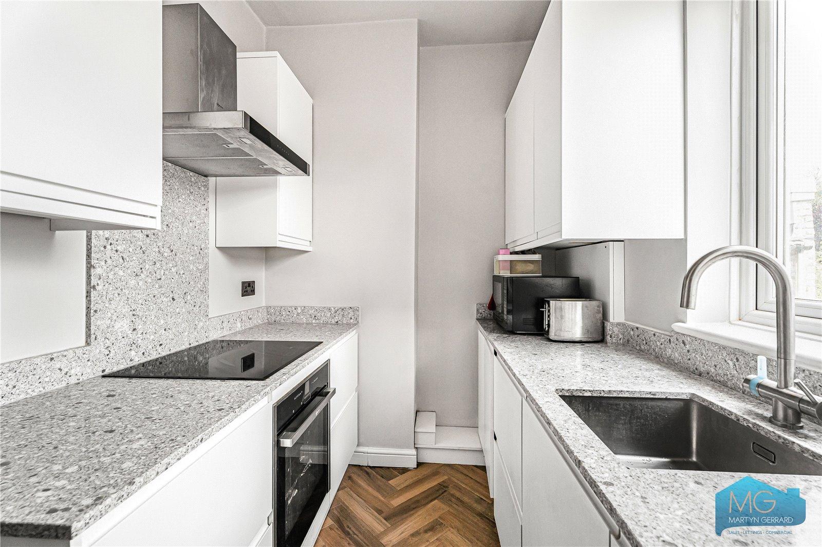 2 bedroom Apartment for sale - Martyn Gerrard