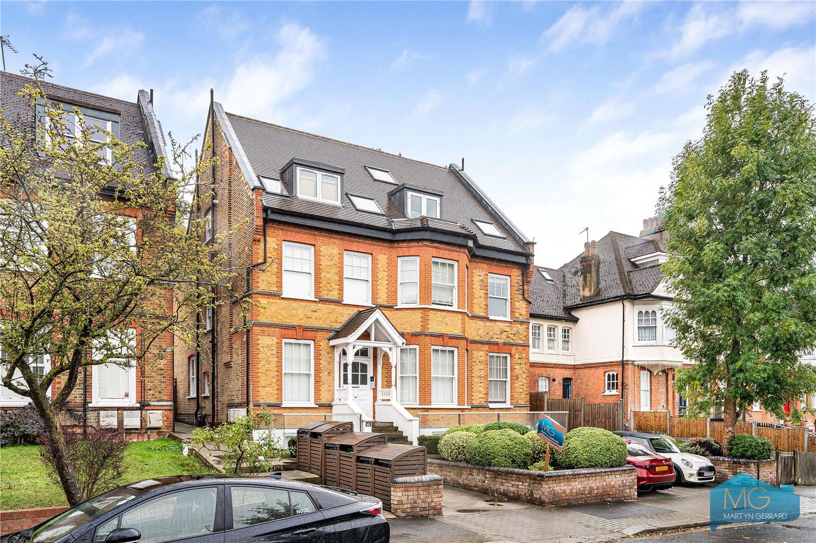 2 bedroom Apartment for sale - Martyn Gerrard