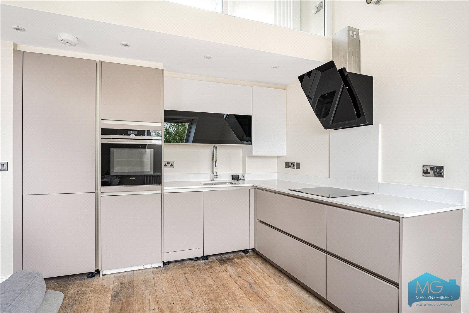2 bedroom Apartment for sale - Martyn Gerrard