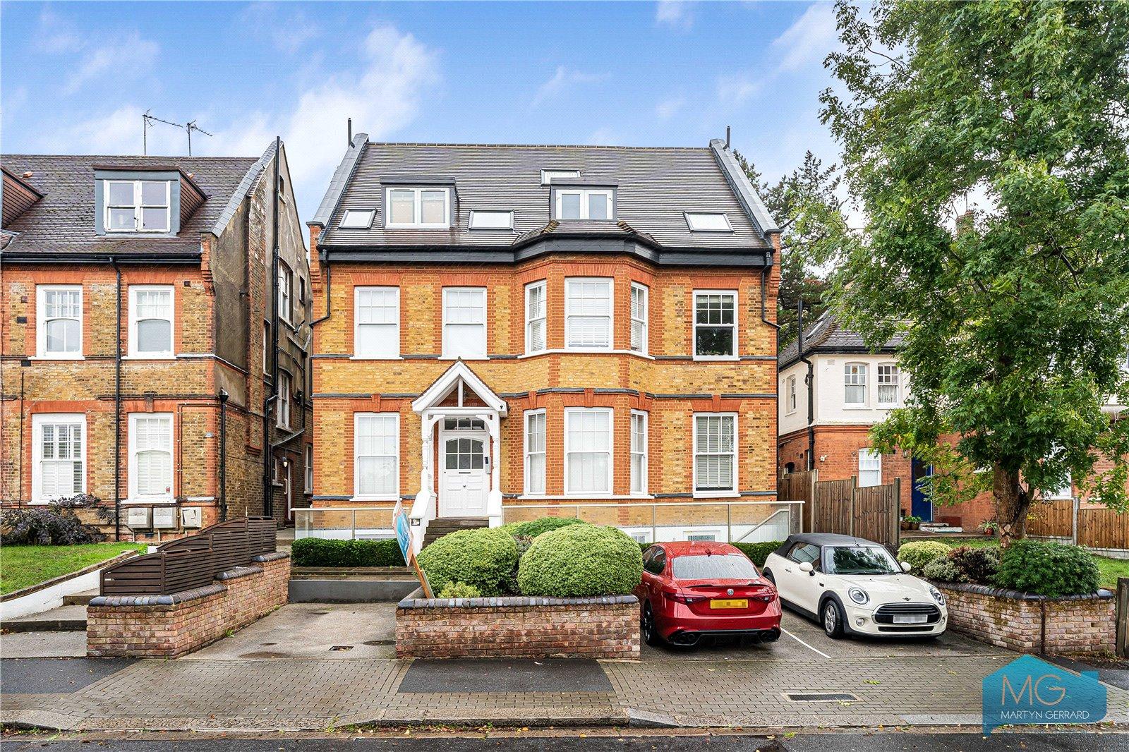 2 bedroom Apartment for sale - Martyn Gerrard