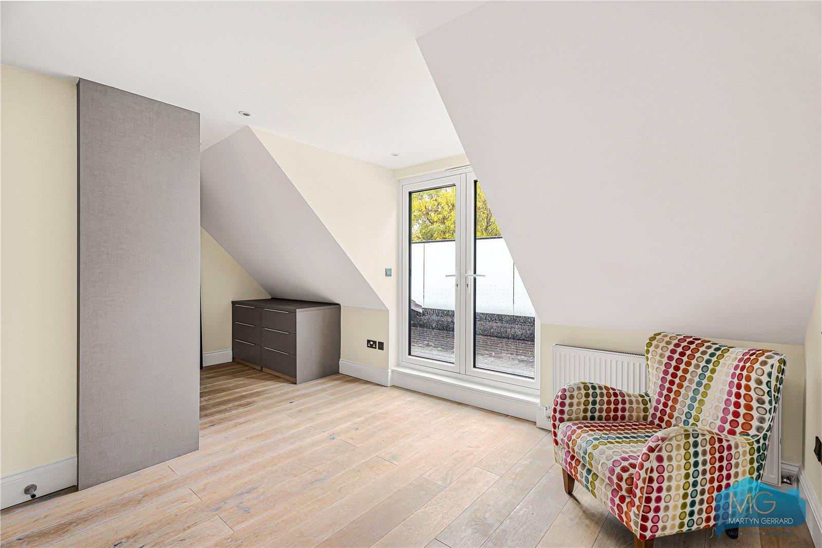 2 bedroom Apartment for sale - Martyn Gerrard