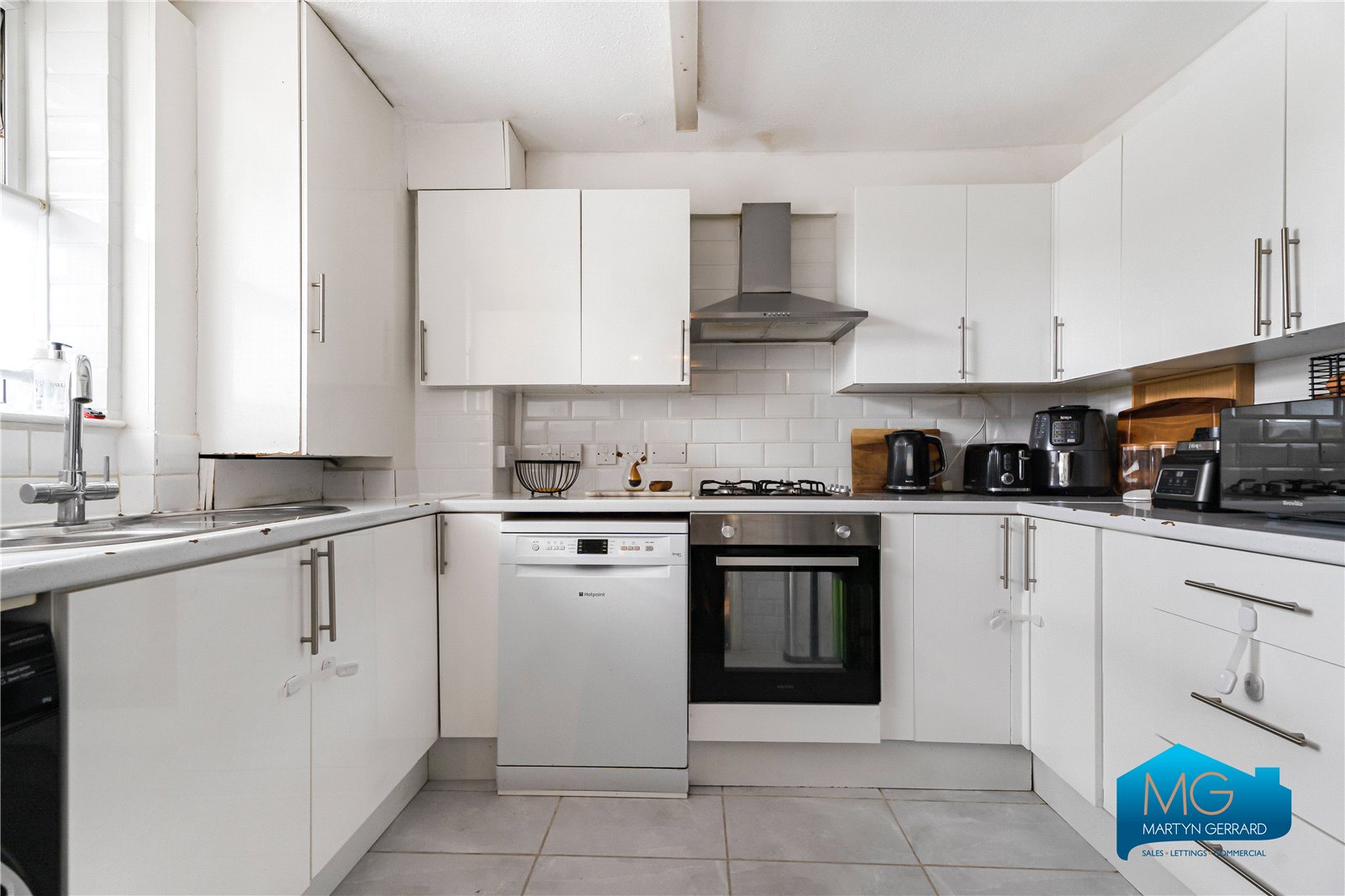 East Crescent, New Southgate, London, N11+  - Martyn Gerrard