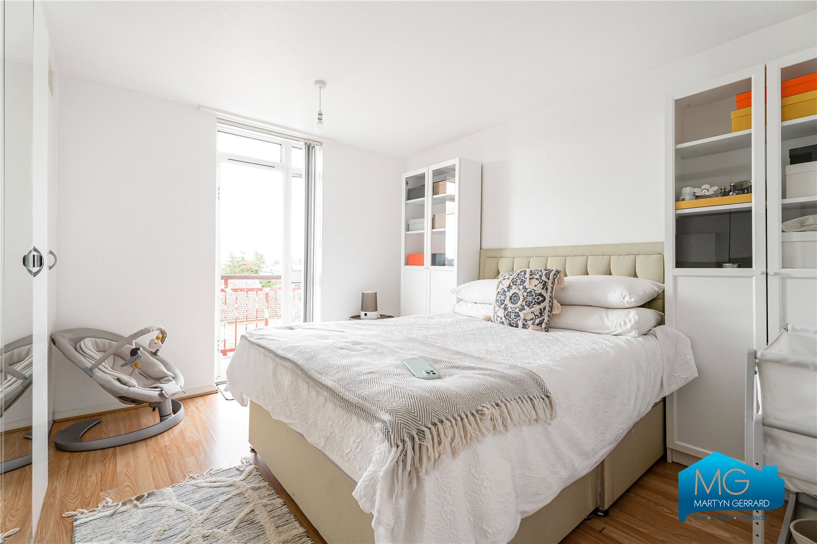 2 bedroom Apartment to rent - Martyn Gerrard