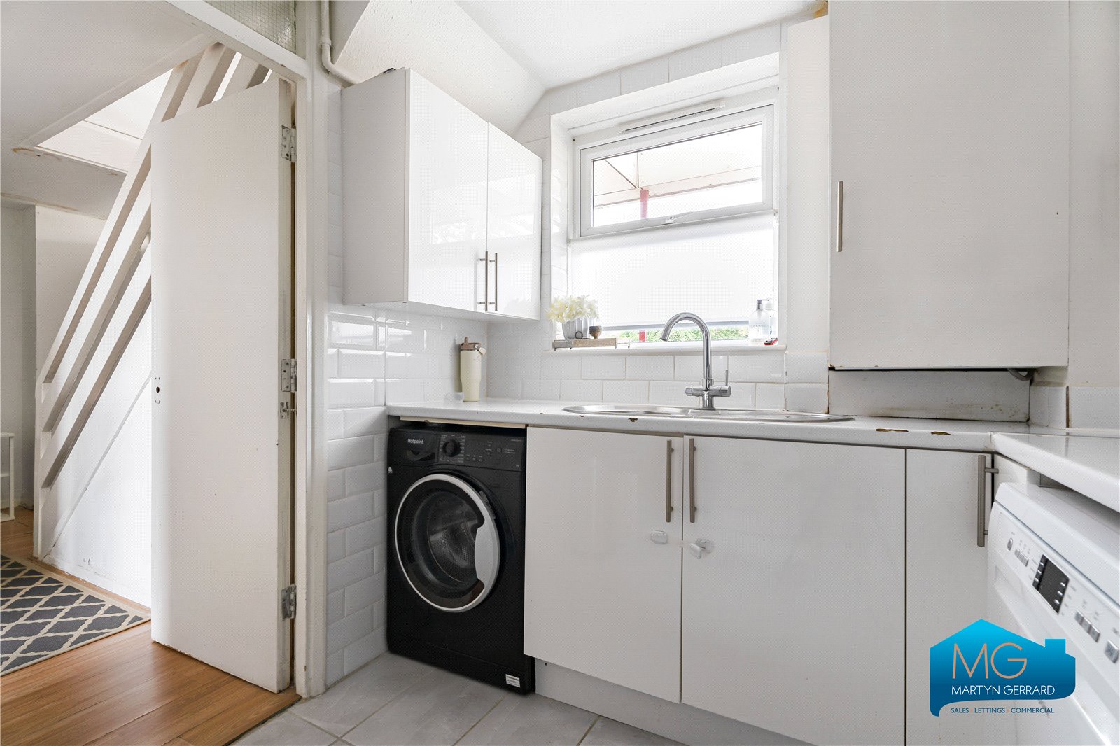 2 bedroom Apartment to rent - Martyn Gerrard