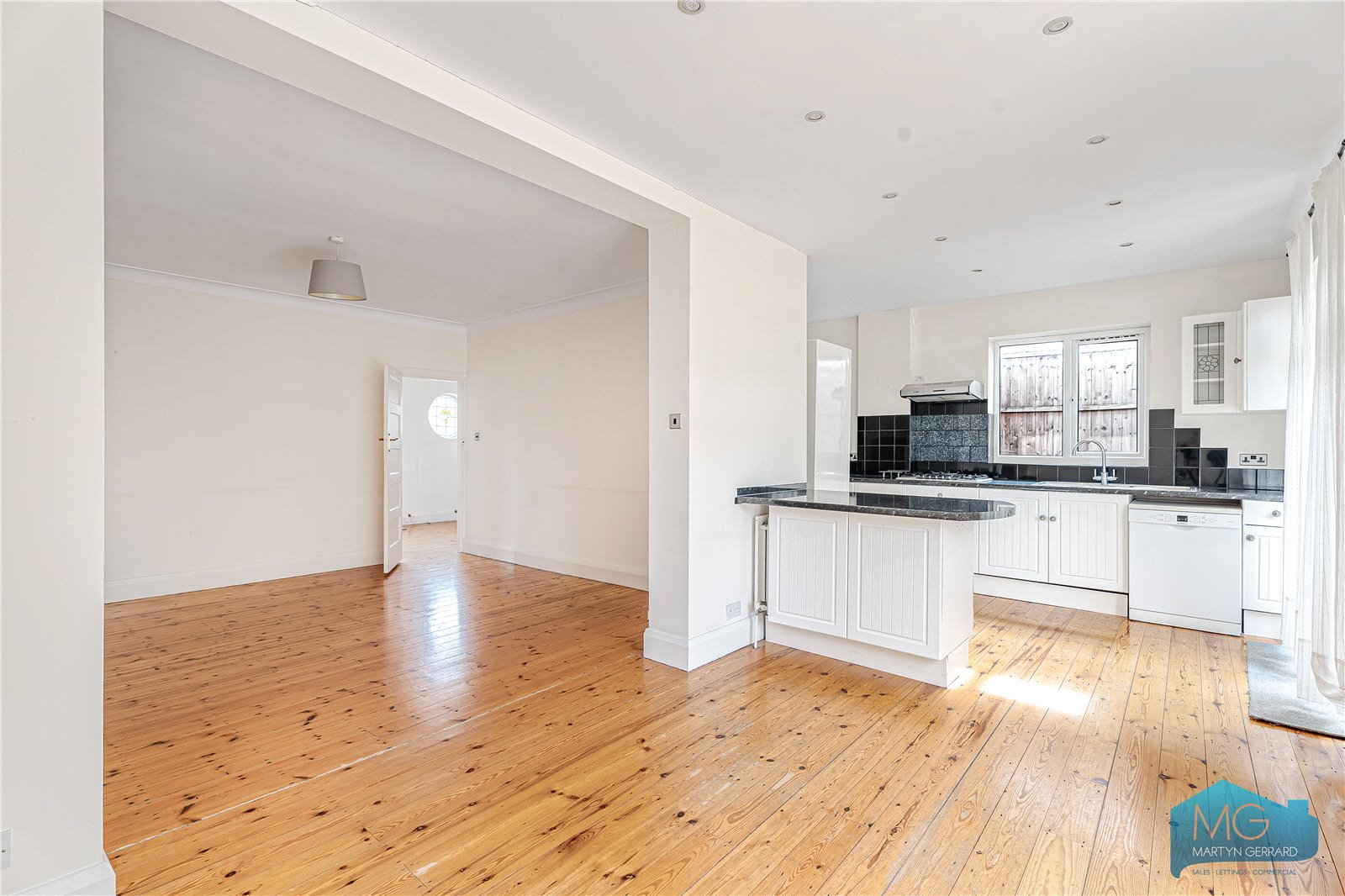 4 bedroom Semi-Detached House for sale - Martyn Gerrard