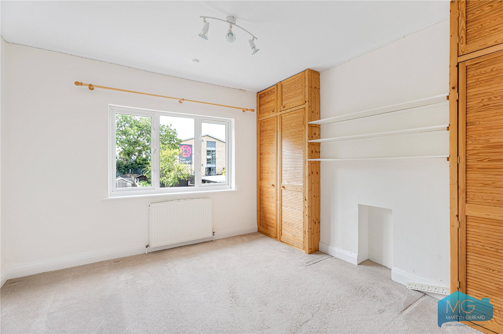 4 bedroom Semi-Detached House for sale - Martyn Gerrard