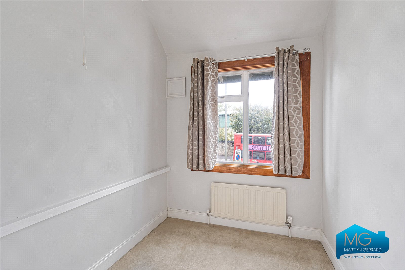 3 bedroom Terraced House to rent - Martyn Gerrard