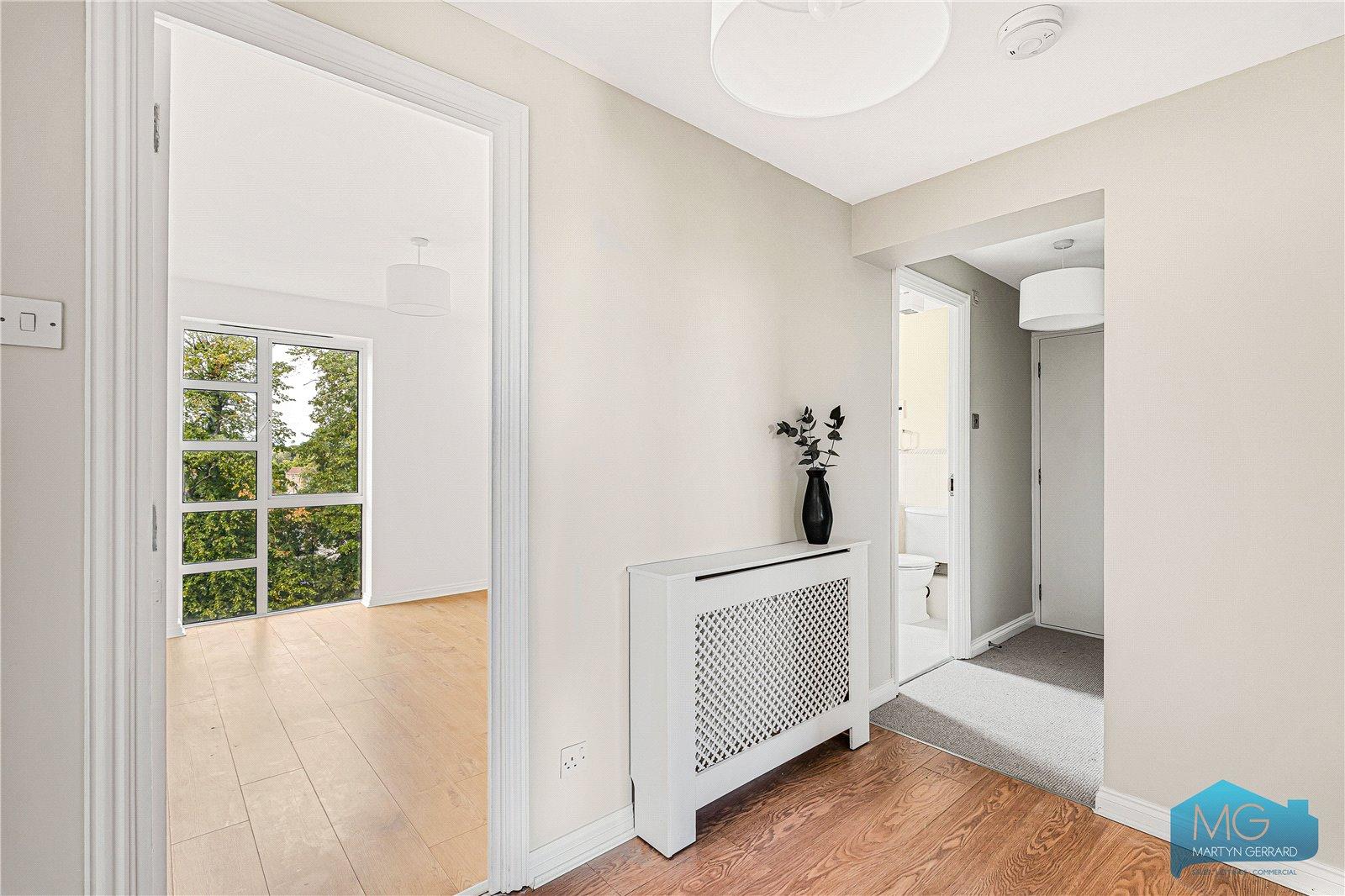 2 bedroom Apartment for sale - Martyn Gerrard
