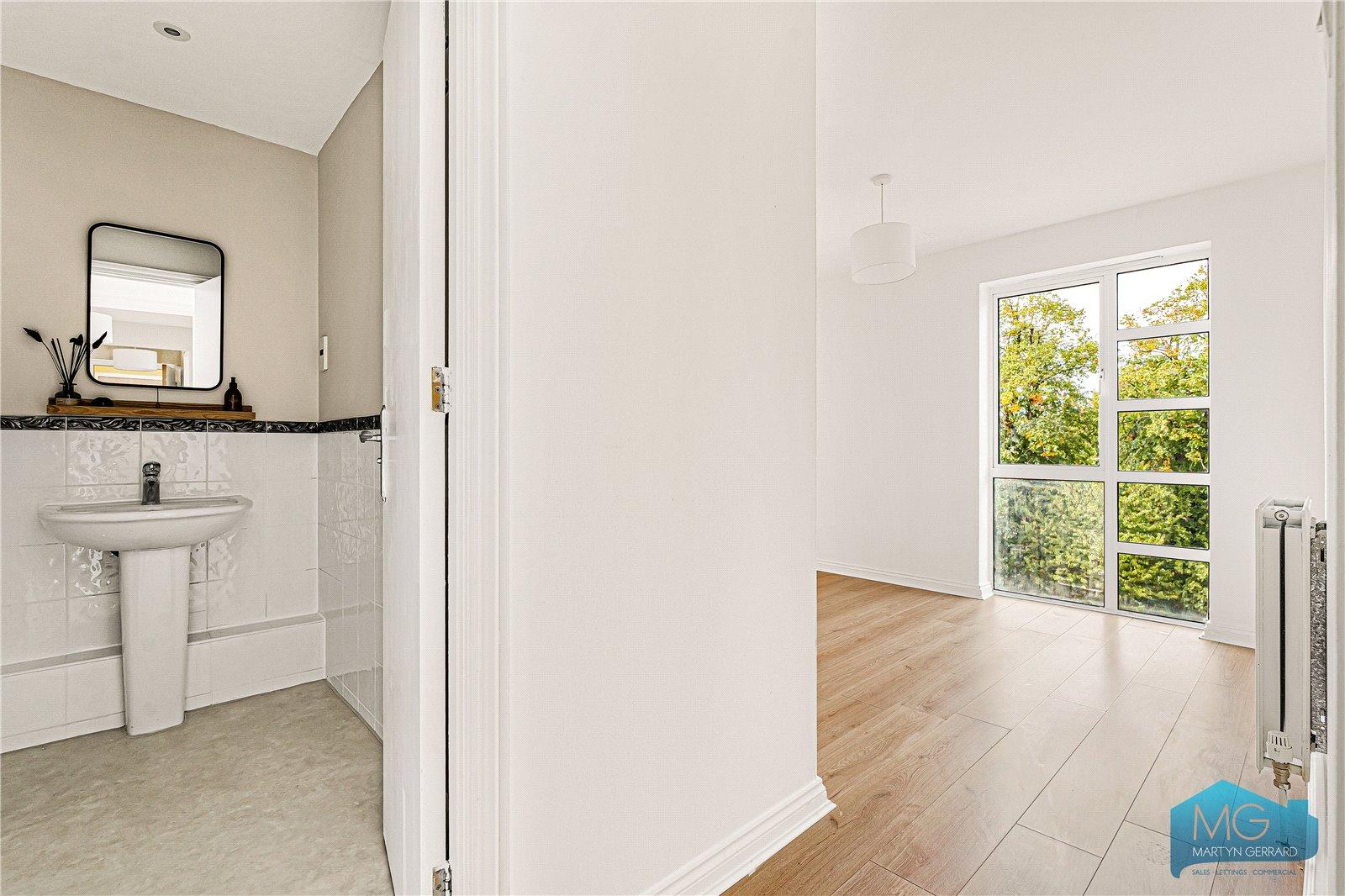2 bedroom Apartment for sale - Martyn Gerrard