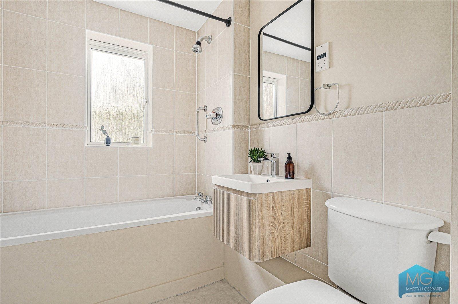 2 bedroom Apartment for sale - Martyn Gerrard