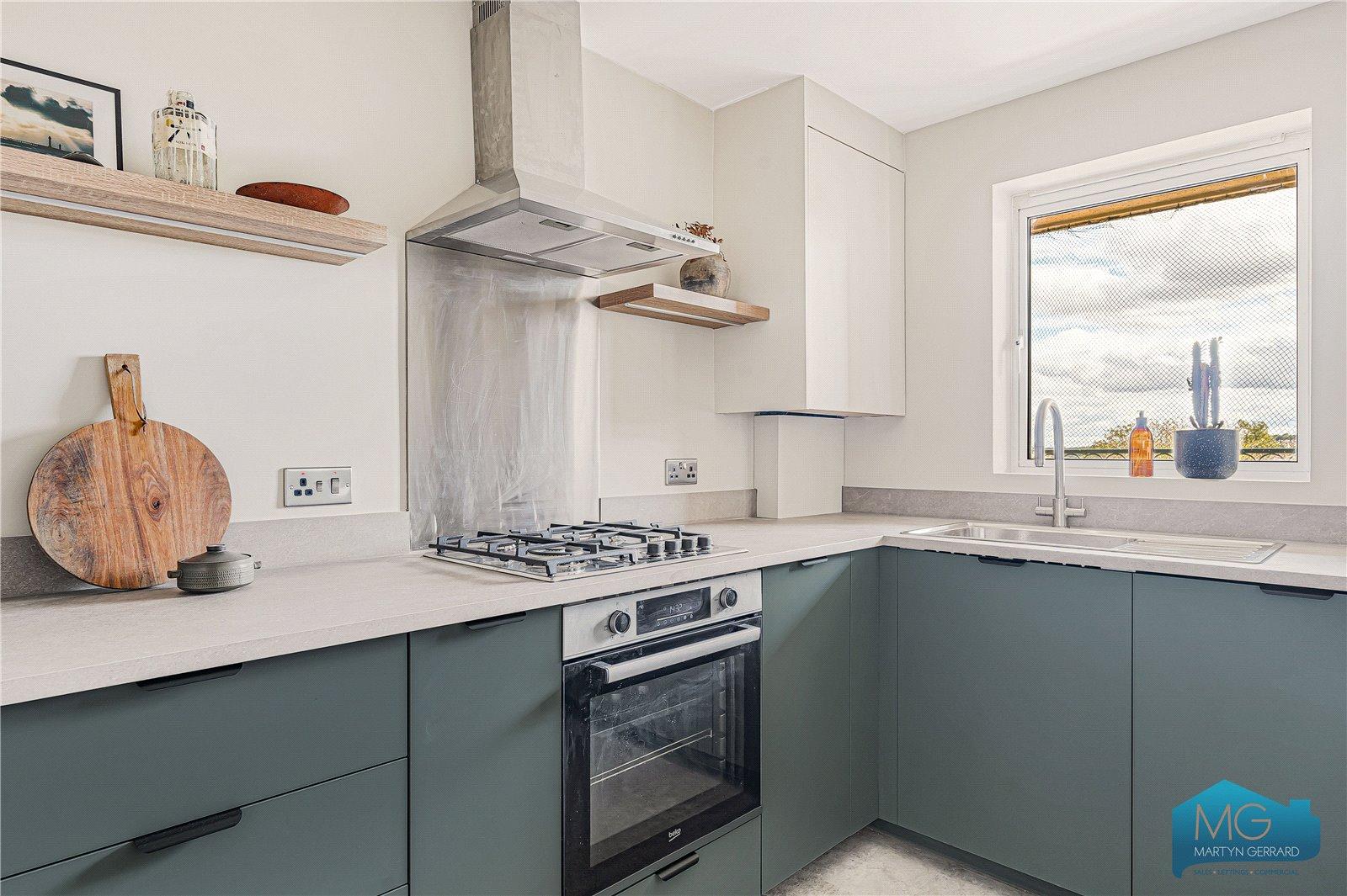 2 bedroom Apartment for sale - Martyn Gerrard