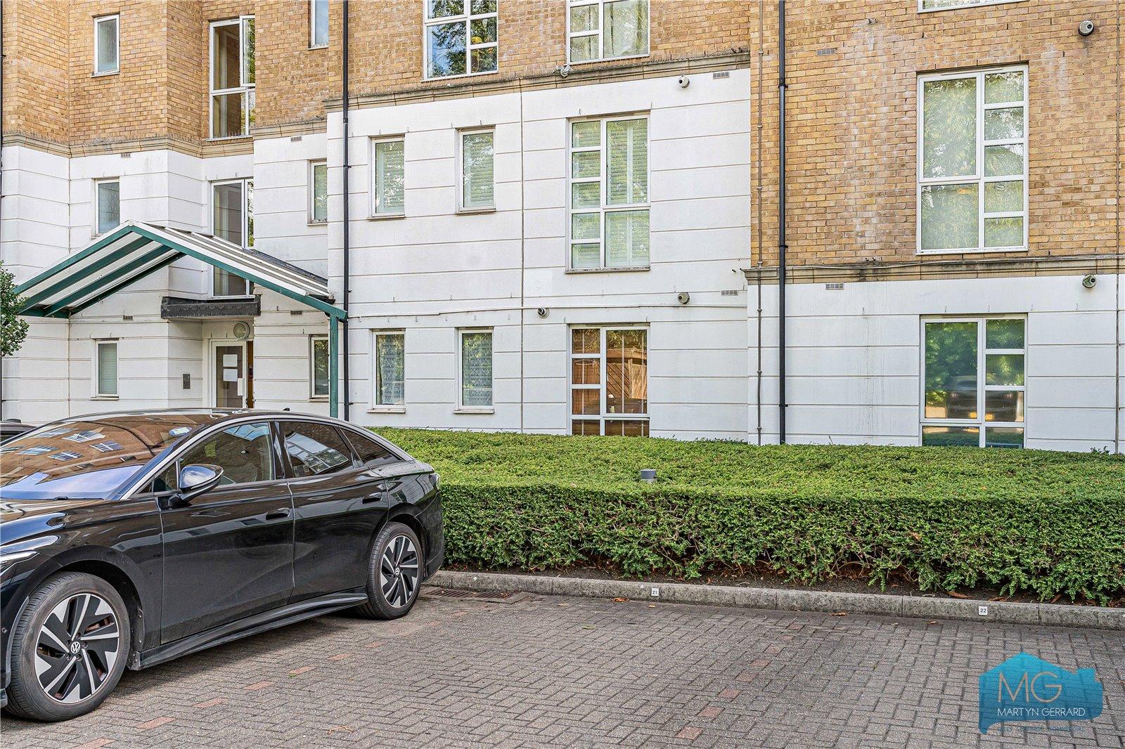 2 bedroom Apartment for sale - Martyn Gerrard