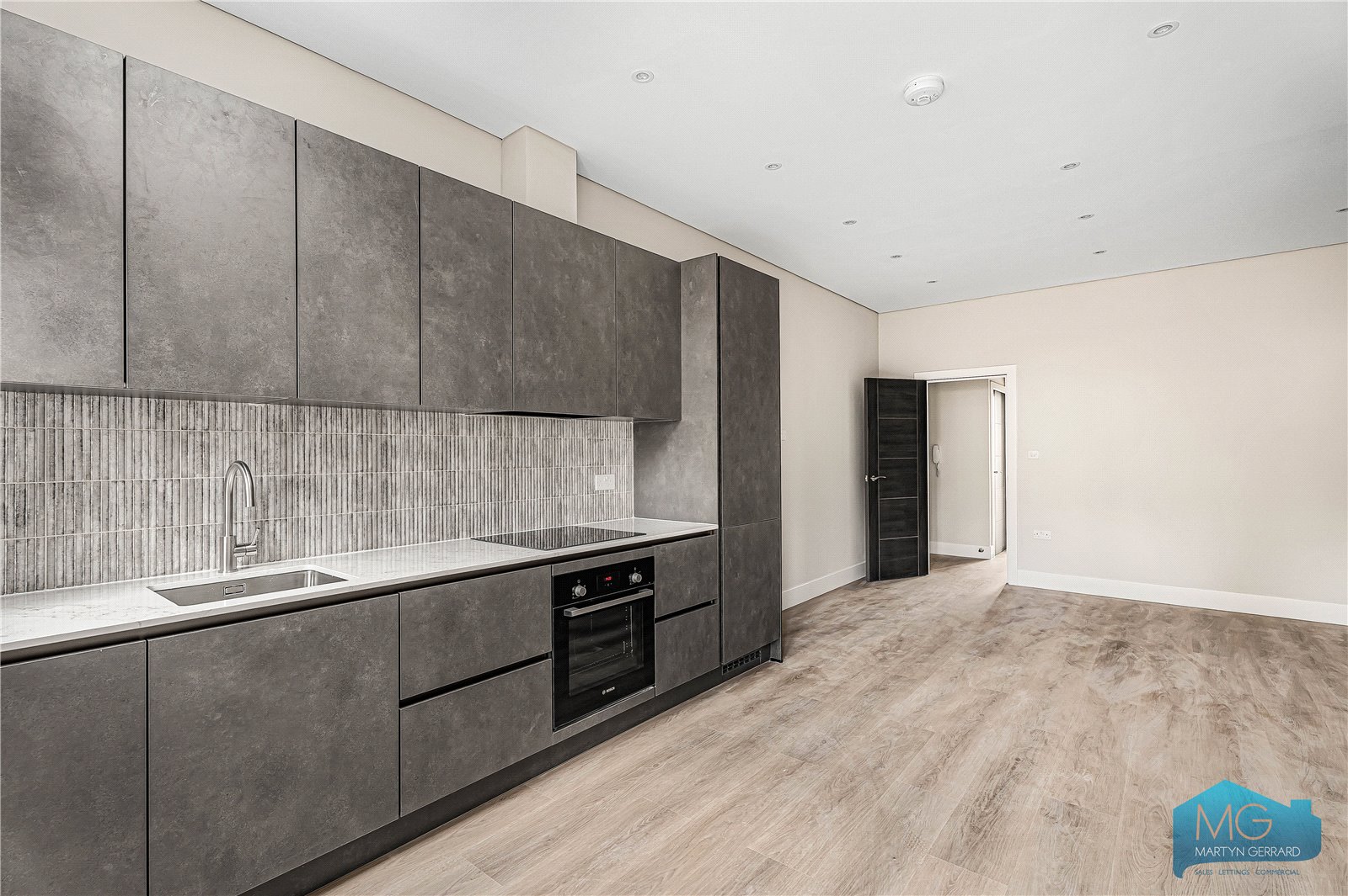 1 bedroom Ground Floor Flat for sale - Martyn Gerrard