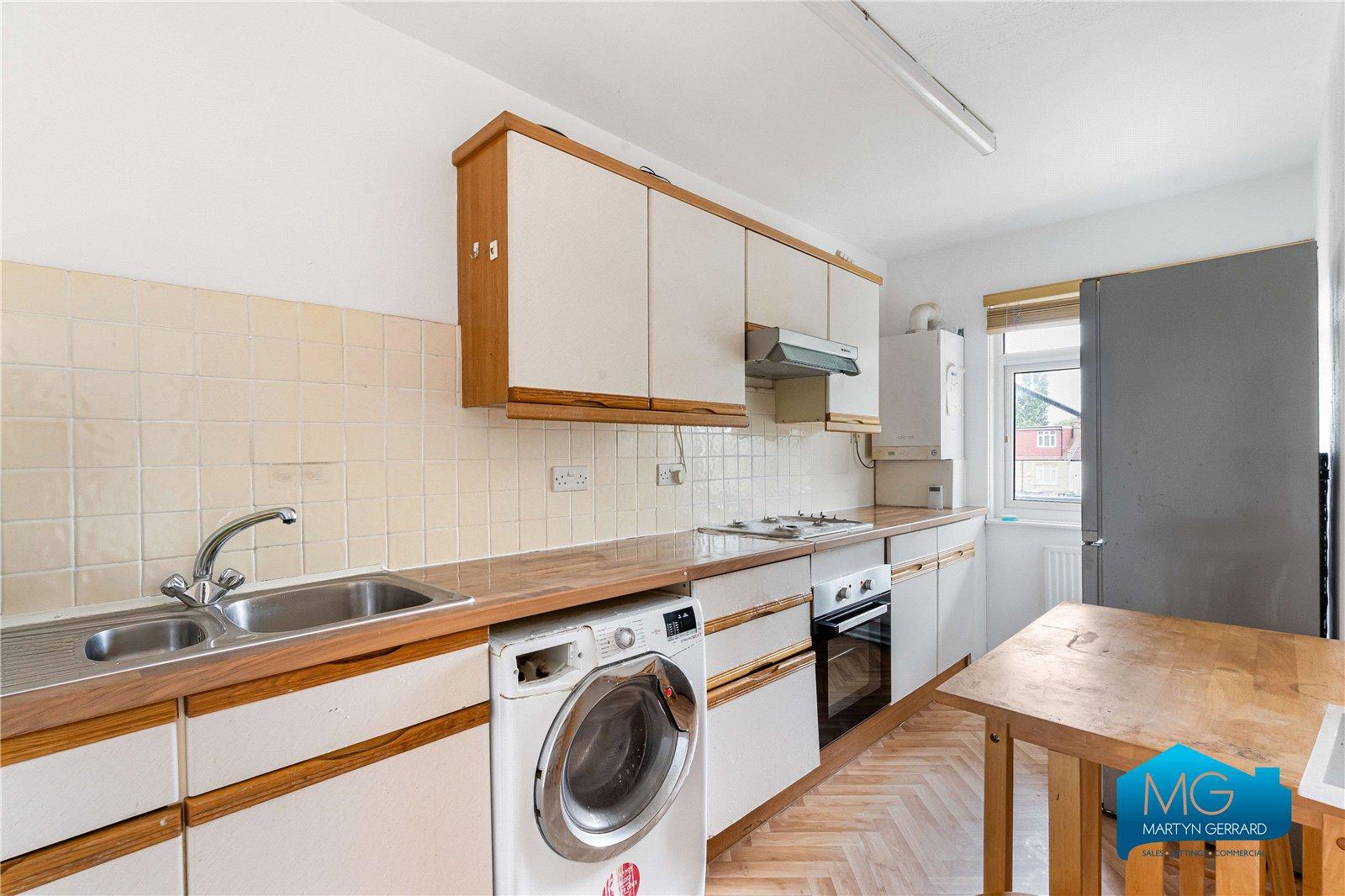2 bedroom Apartment to rent - Martyn Gerrard