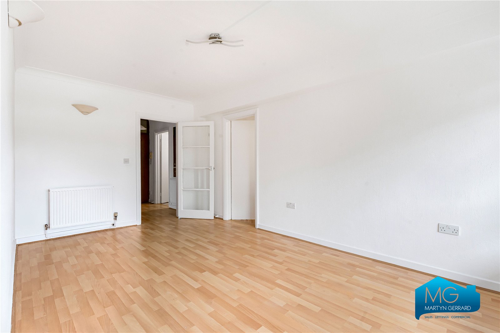 2 bedroom Apartment to rent - Martyn Gerrard
