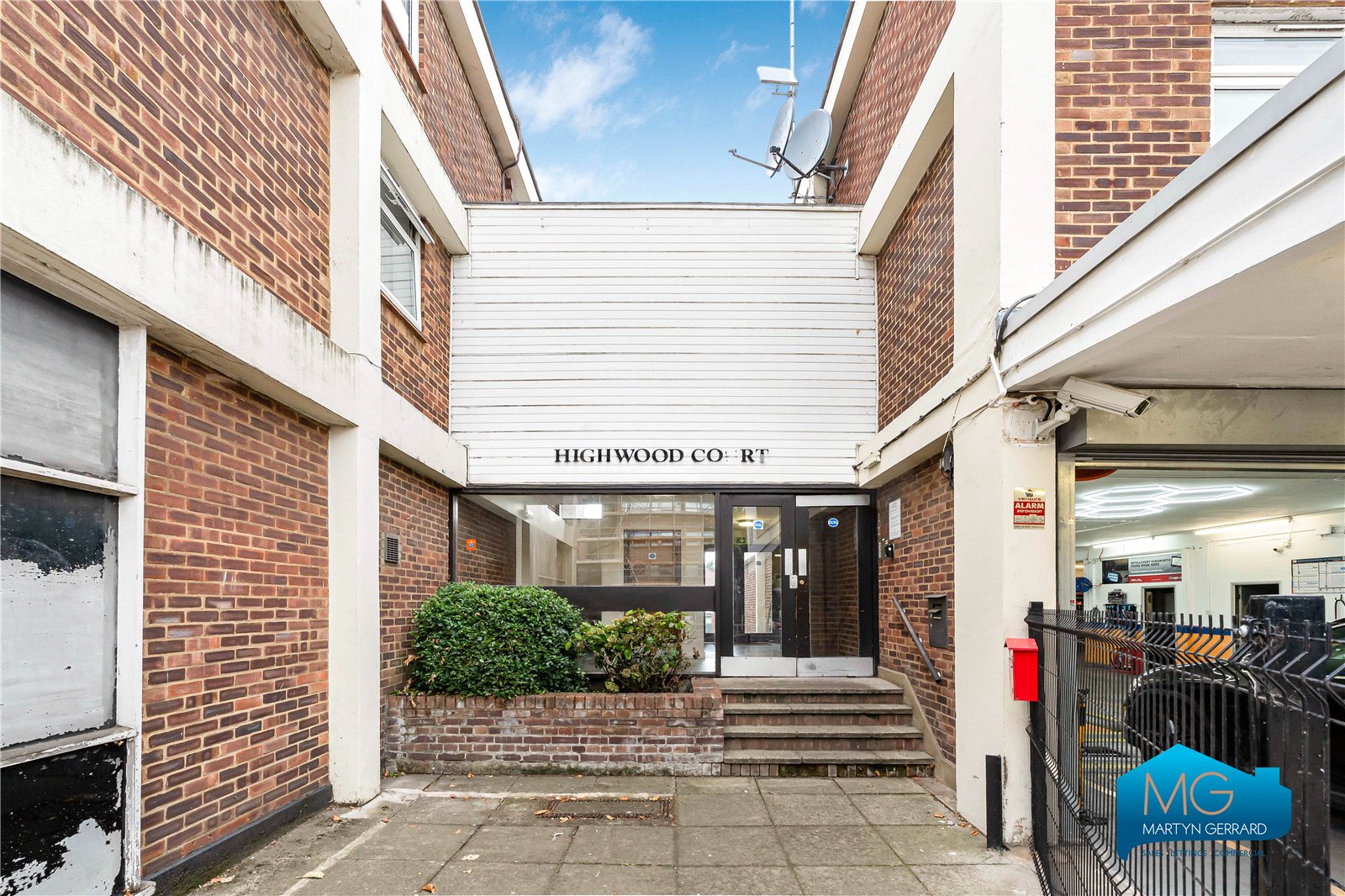 2 bedroom Apartment to rent - Martyn Gerrard