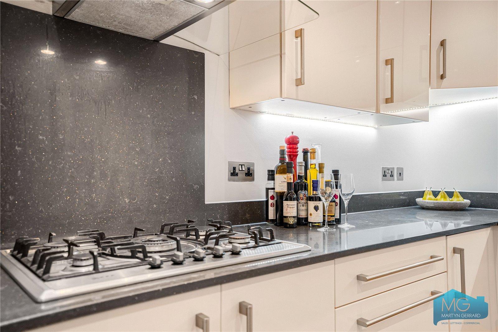 2 bedroom Ground Floor Flat for sale - Martyn Gerrard