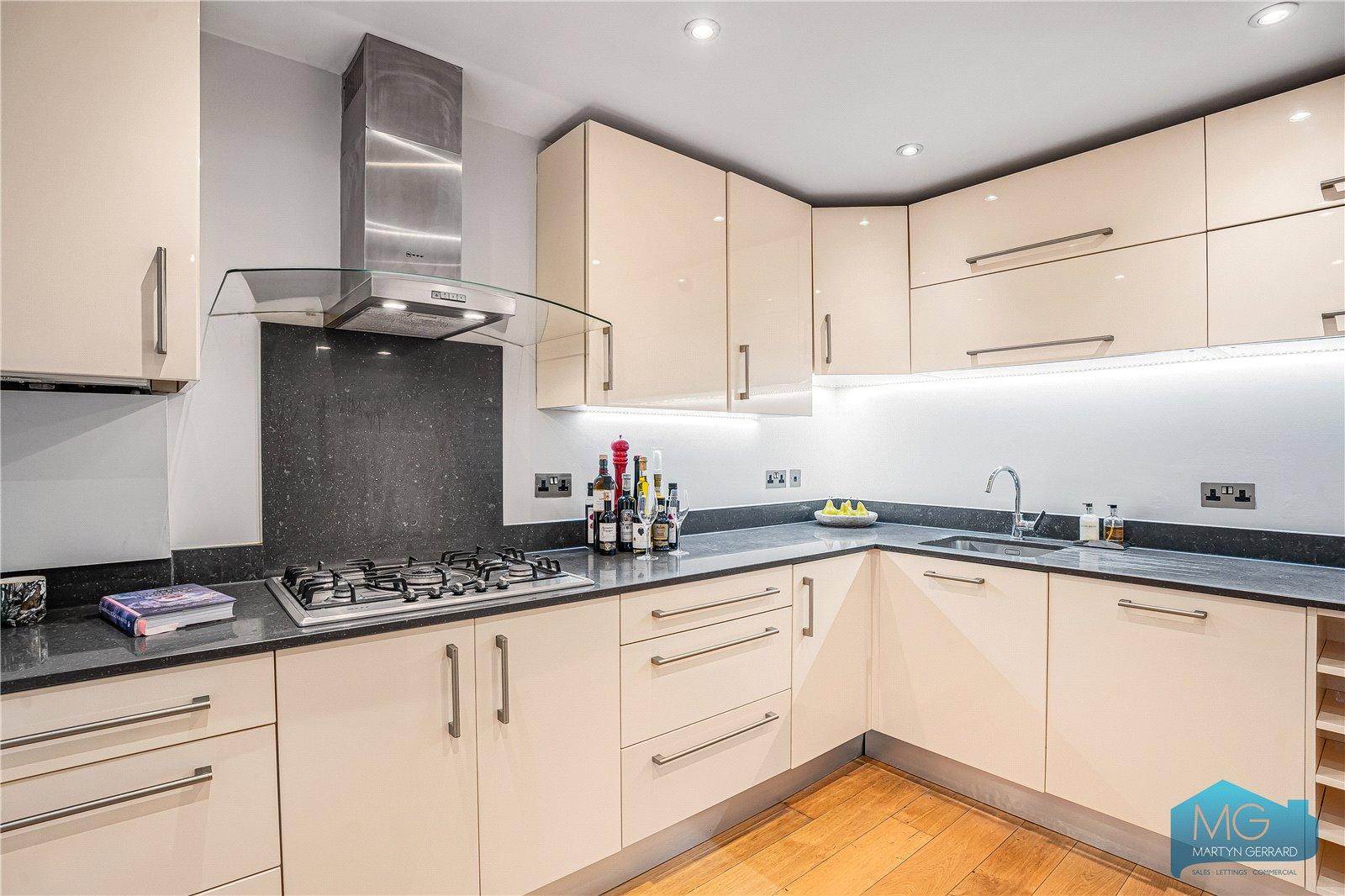 2 bedroom Ground Floor Flat for sale - Martyn Gerrard