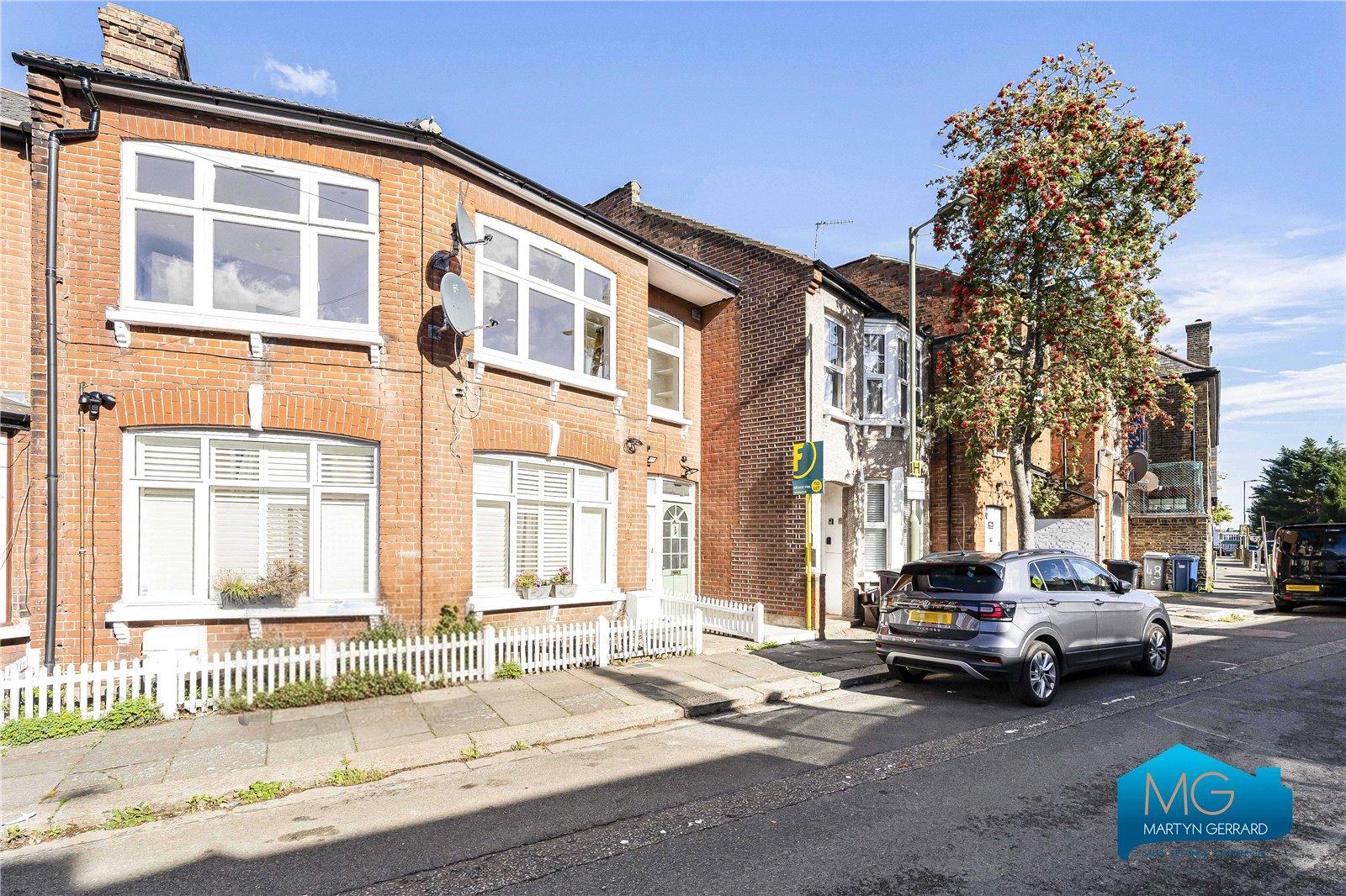 4 bedroom Terraced House to rent - Martyn Gerrard