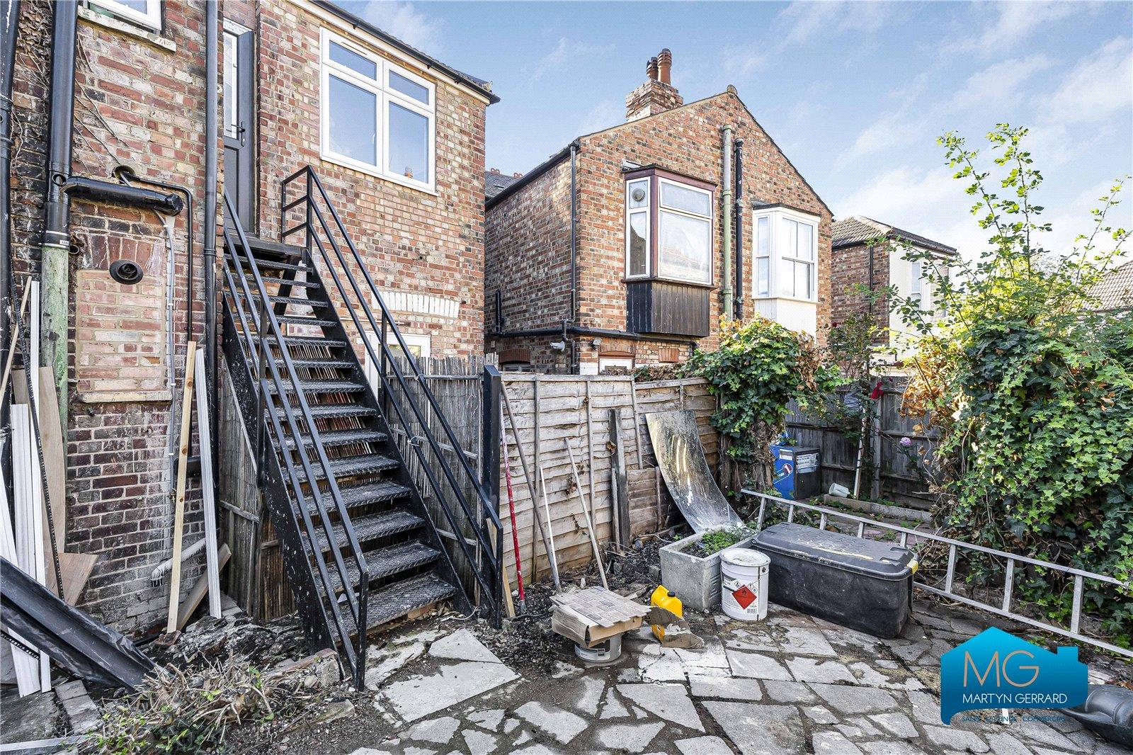 4 bedroom Terraced House to rent - Martyn Gerrard
