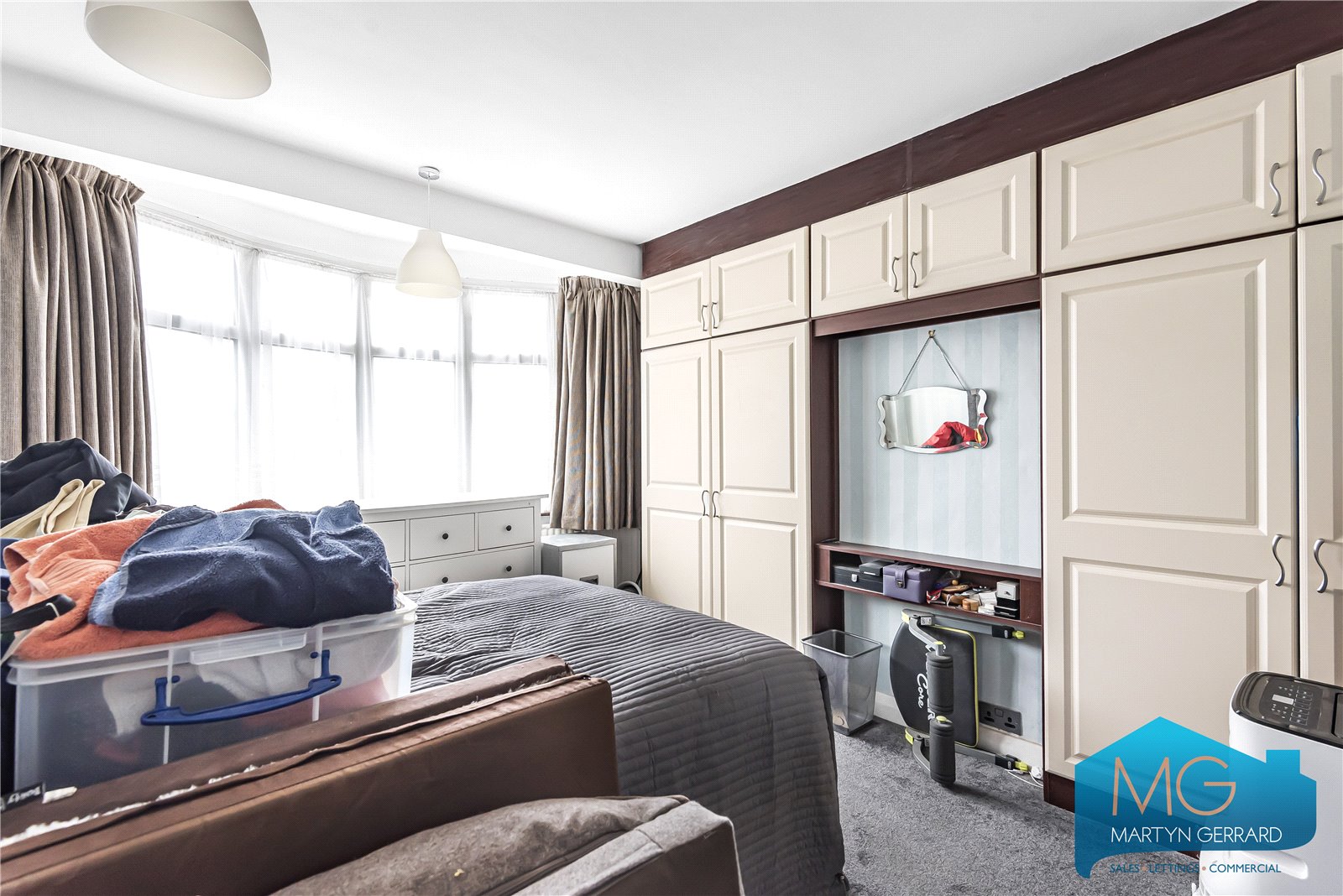 3 bedroom End of Terrace House for sale - Martyn Gerrard