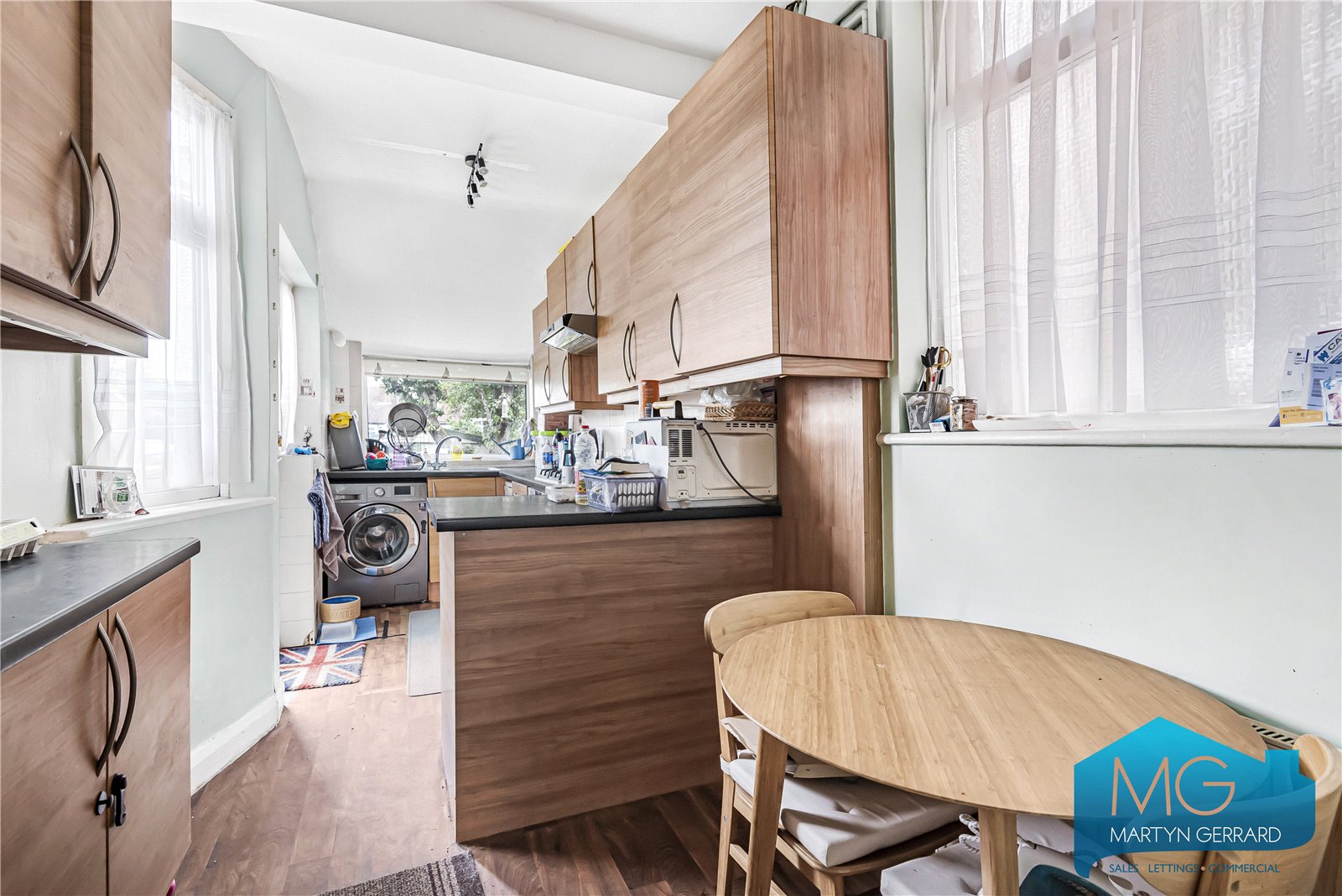 3 bedroom End of Terrace House for sale - Martyn Gerrard