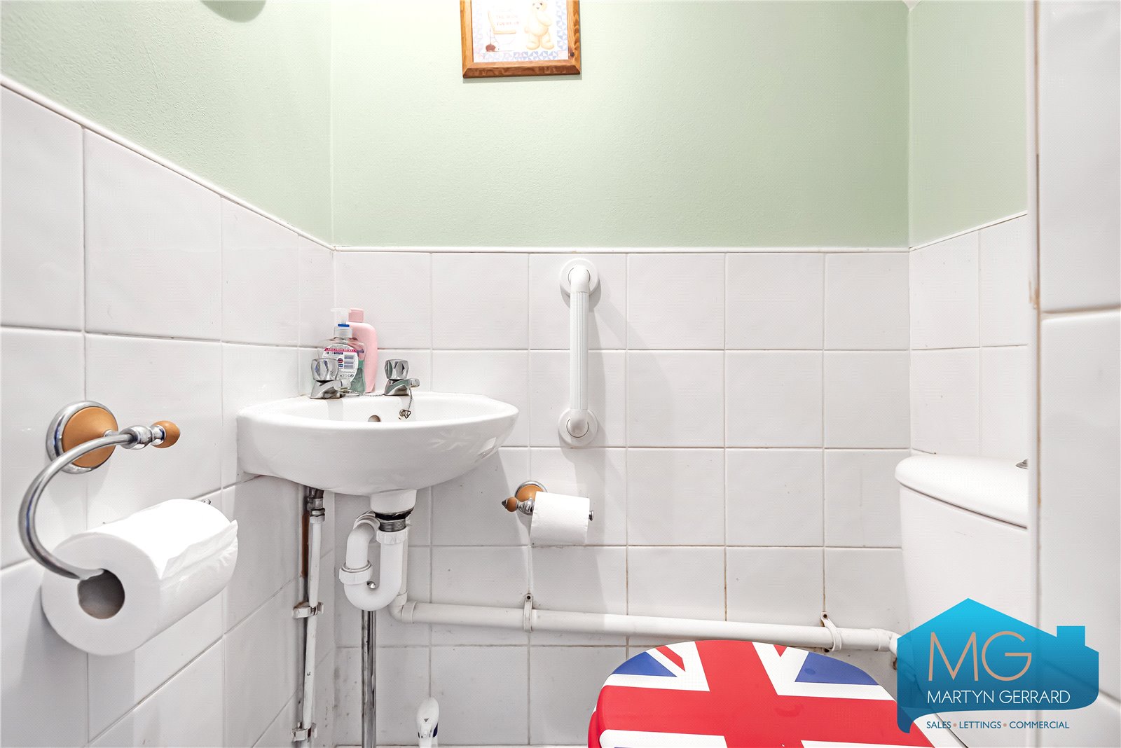 3 bedroom End of Terrace House for sale - Martyn Gerrard