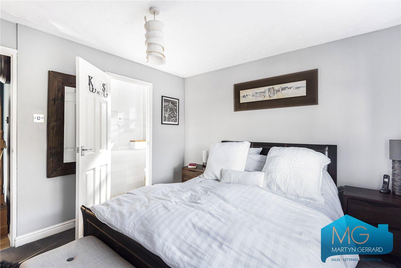 2 bedroom Apartment for sale - Martyn Gerrard