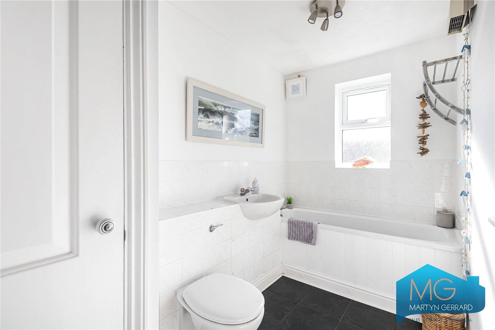 2 bedroom Apartment for sale - Martyn Gerrard