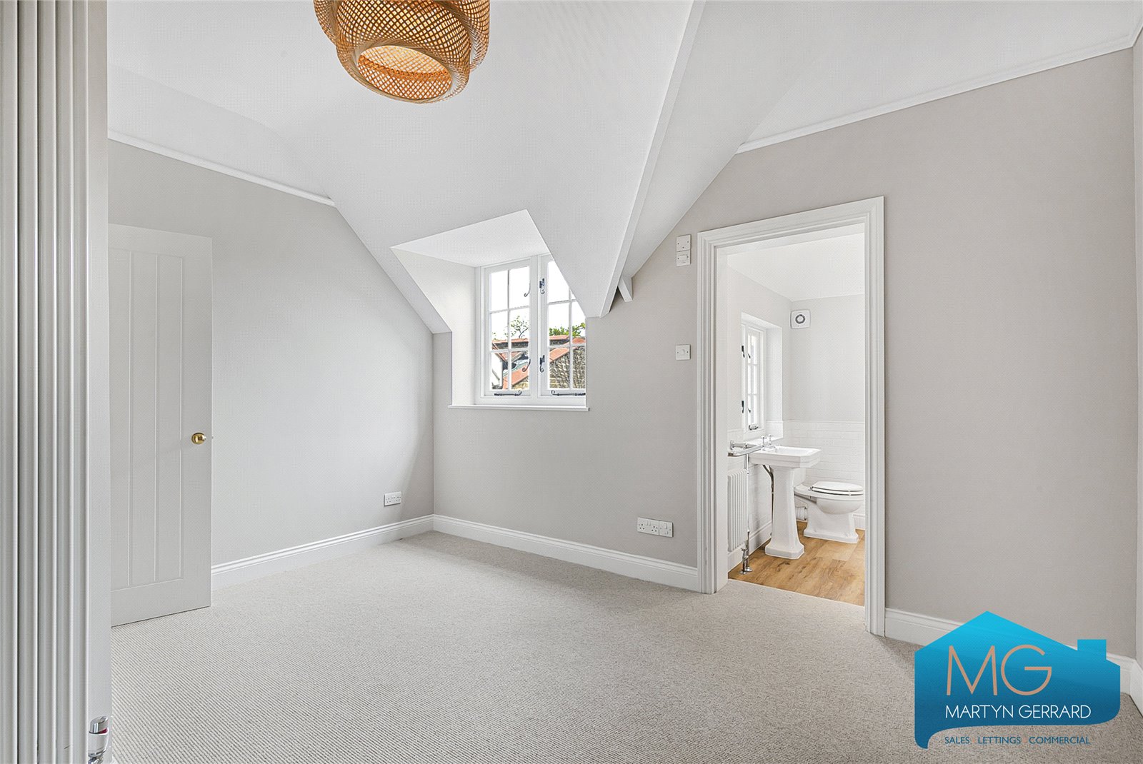 2 bedroom End of Terrace House for sale - Martyn Gerrard