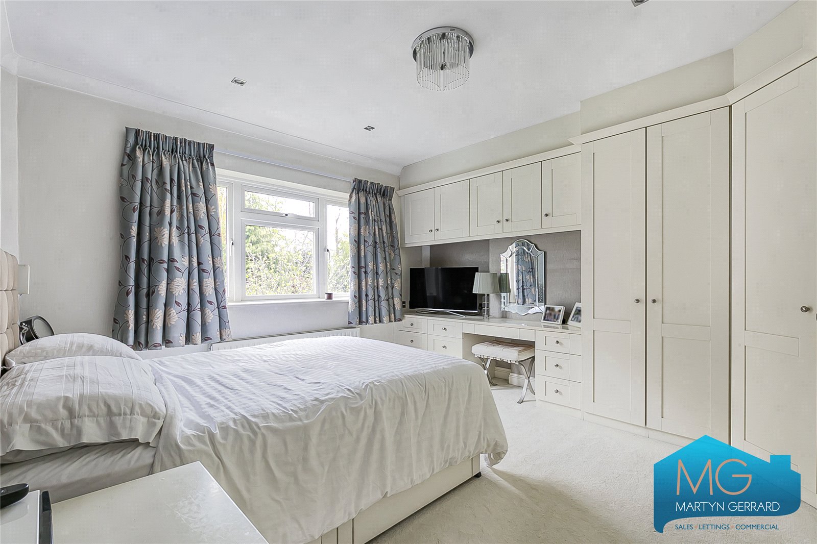 4 bedroom Detached House for sale - Martyn Gerrard