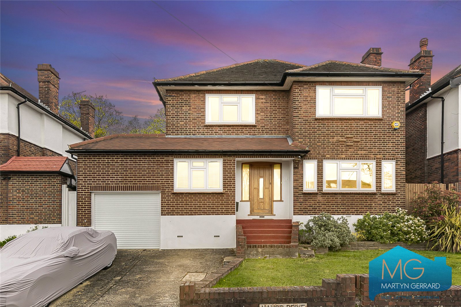 4 bedroom Detached House for sale - Martyn Gerrard