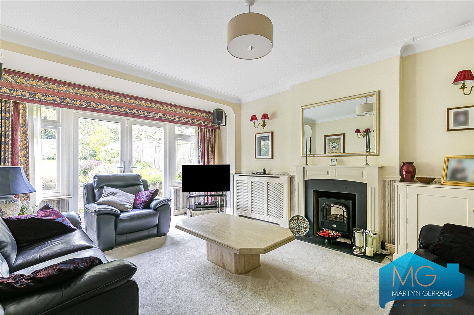 Manor Drive, Southgate, London, N14+  - Martyn Gerrard