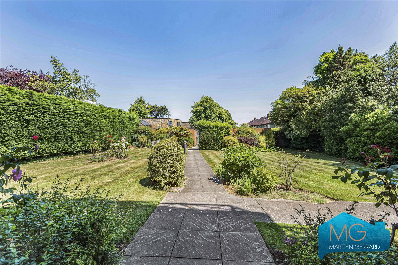 2 bedroom Apartment for sale - Martyn Gerrard