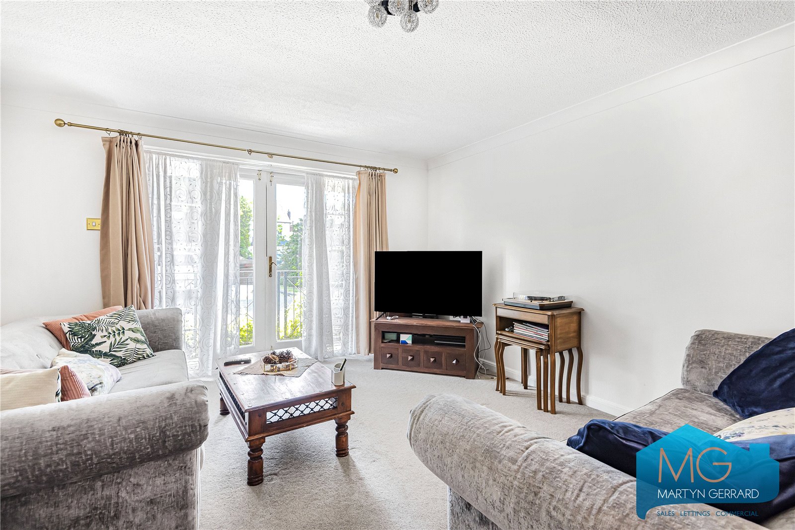 2 bedroom Apartment for sale - Martyn Gerrard