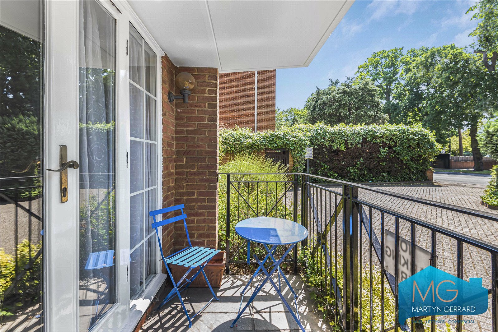 Chase Side, Southgate, London, N14+  - Martyn Gerrard