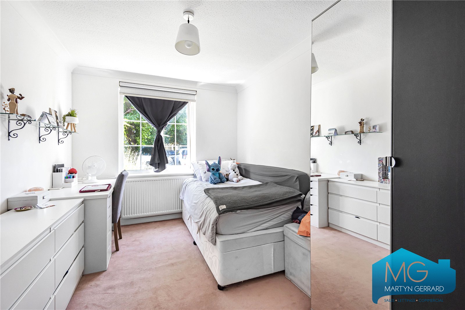 2 bedroom Apartment for sale - Martyn Gerrard