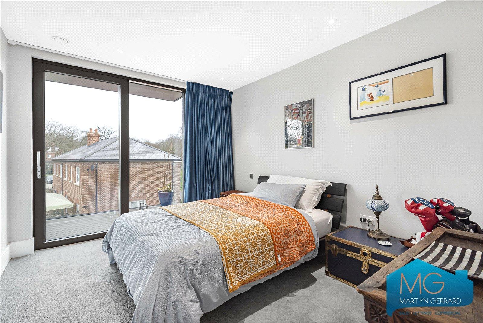 3 bedroom Apartment for sale - Martyn Gerrard