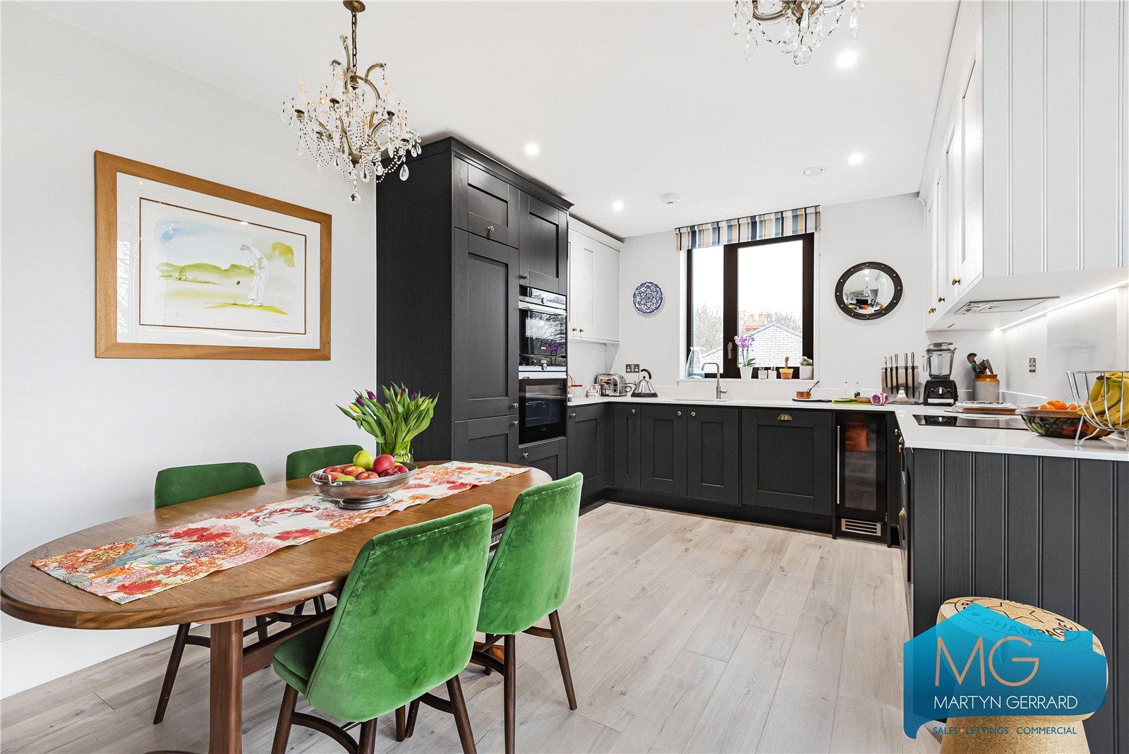 3 bedroom Apartment for sale - Martyn Gerrard