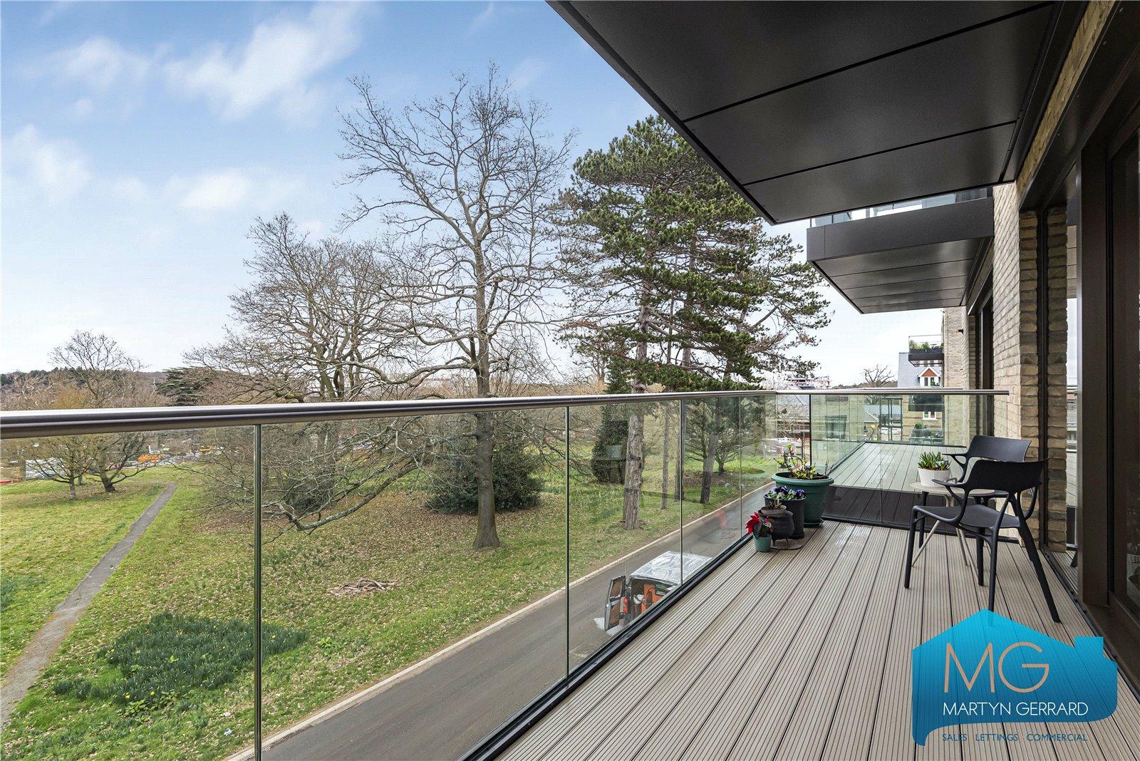 3 bedroom Apartment for sale - Martyn Gerrard
