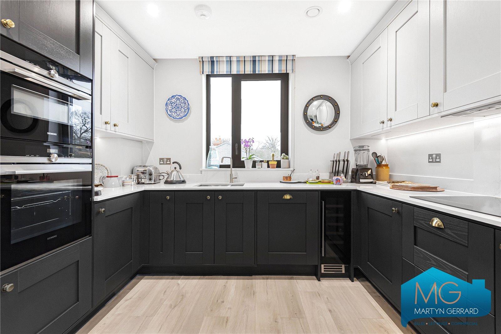 3 bedroom Apartment for sale - Martyn Gerrard
