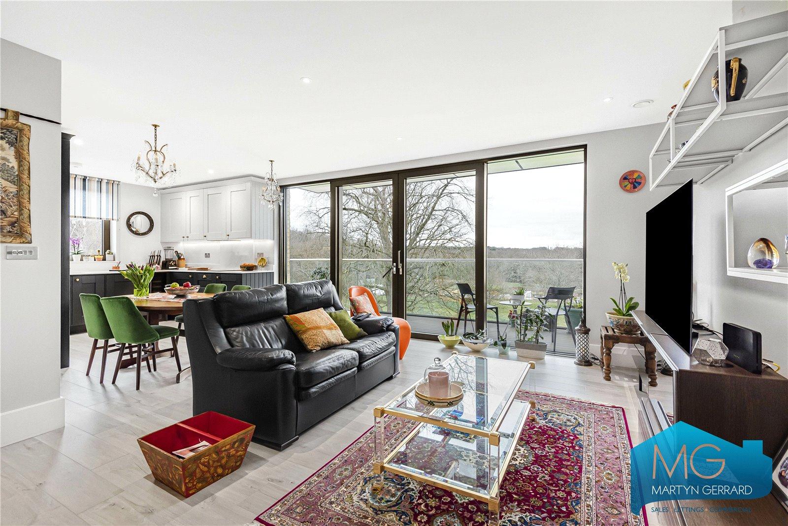 3 bedroom Apartment for sale - Martyn Gerrard