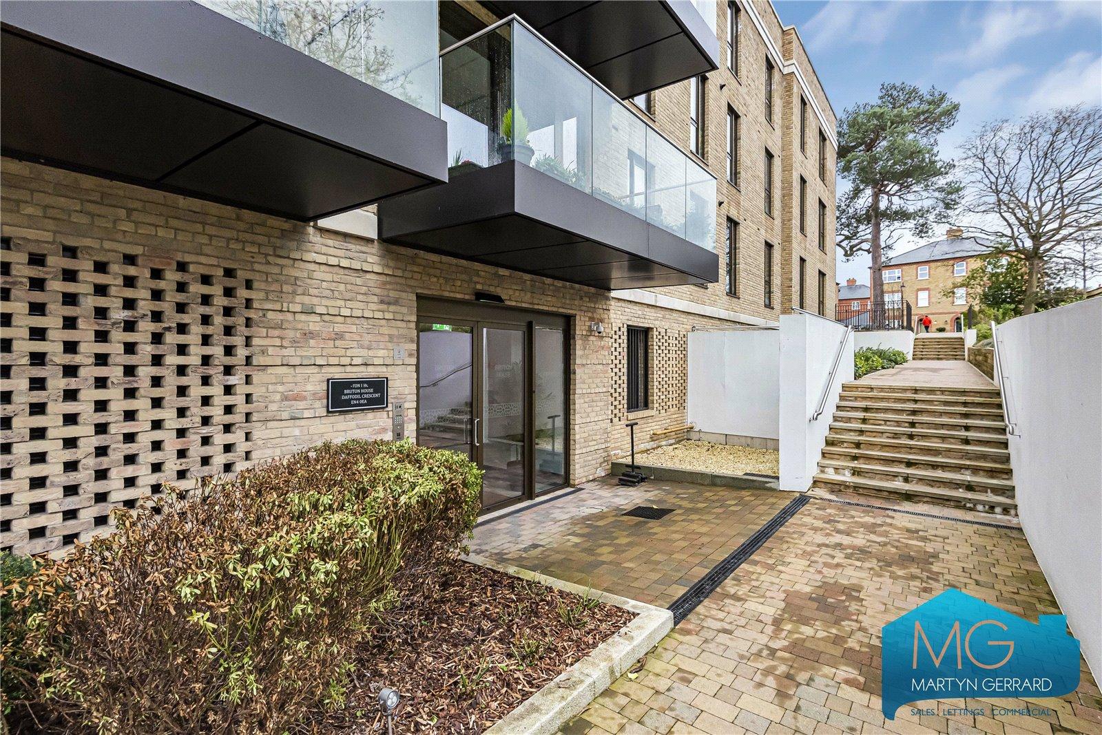 3 bedroom Apartment for sale - Martyn Gerrard