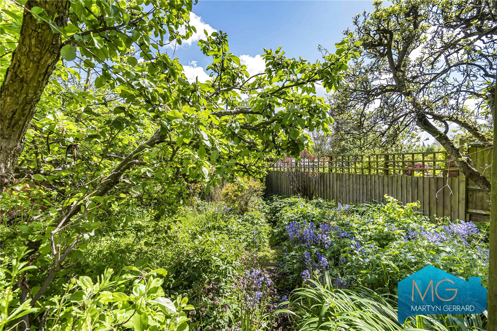 Fountains Crescent, Southgate, London, N14+  - Martyn Gerrard