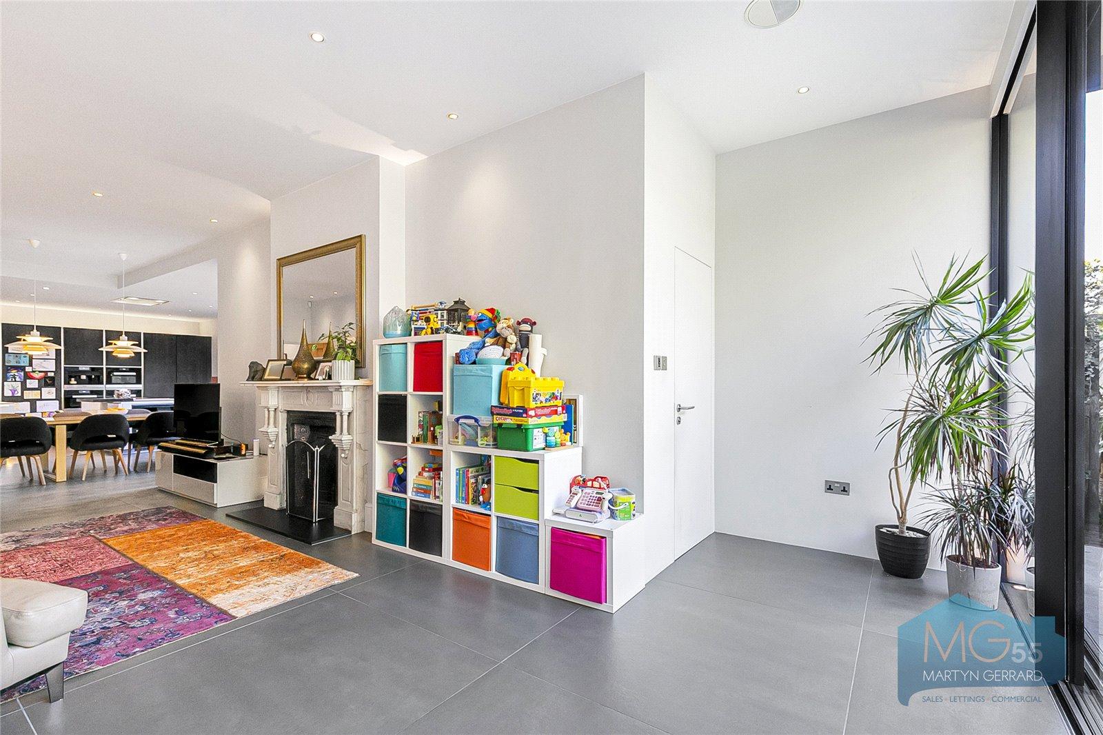 4 bedroom Semi-Detached House for sale - Martyn Gerrard