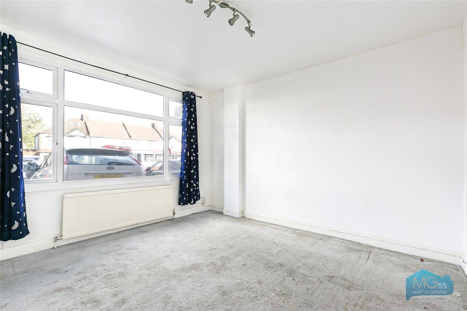4 bedroom Semi-Detached House to rent - Martyn Gerrard