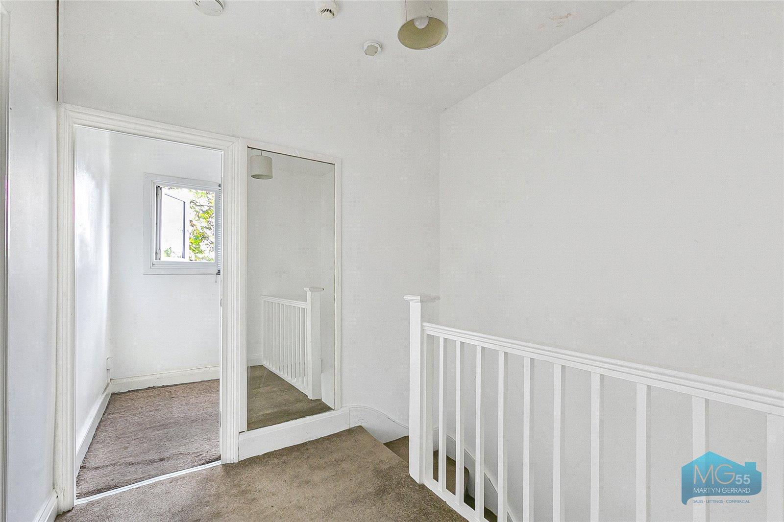 4 bedroom Semi-Detached House to rent - Martyn Gerrard