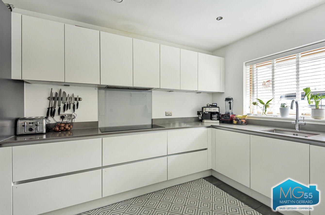 4 bedroom House to rent - Martyn Gerrard
