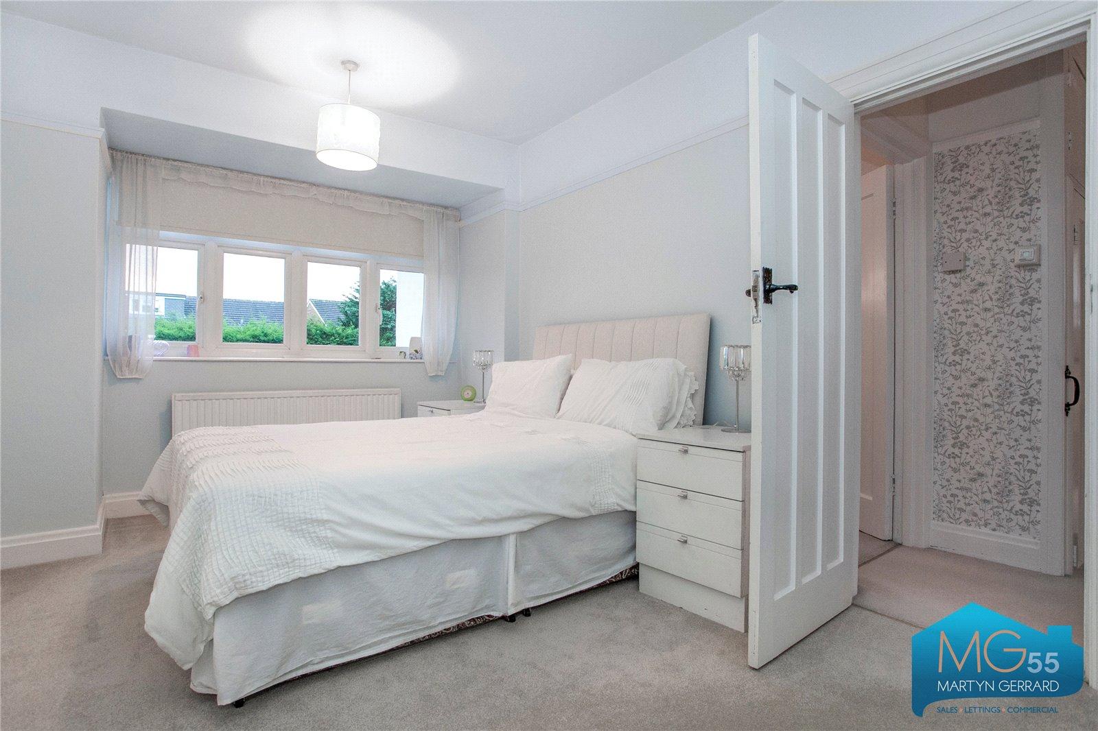 4 bedroom Semi-Detached House to rent - Martyn Gerrard