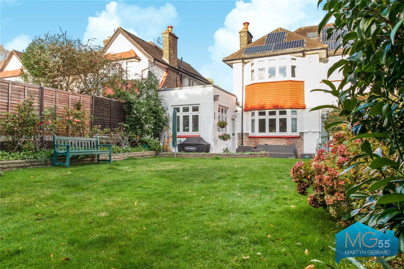 4 bedroom Semi-Detached House to rent - Martyn Gerrard